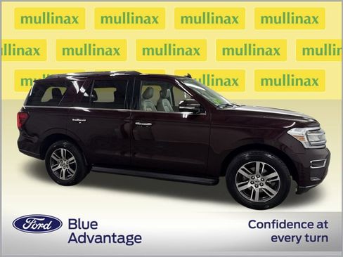 Certified 2024 Ford Expedition Limited image 2
