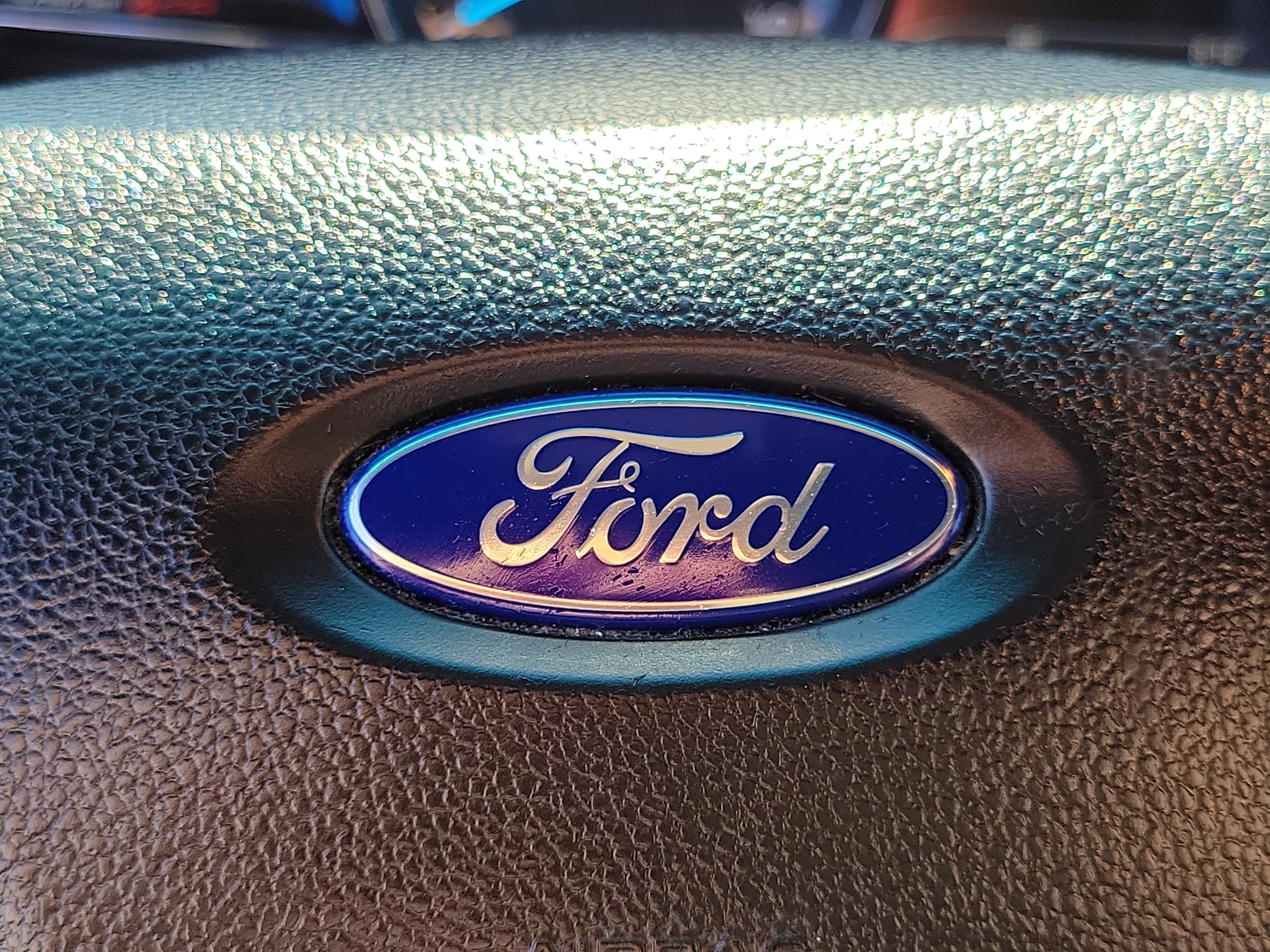 Used 2017 Ford Explorer XLT w/ Equipment Group 202A FWD image 18
