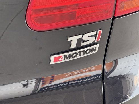 Used 2017 Volkswagen Tiguan S image 9