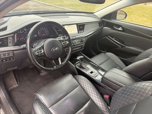 Used 2019 Kia Cadenza Limited image 9