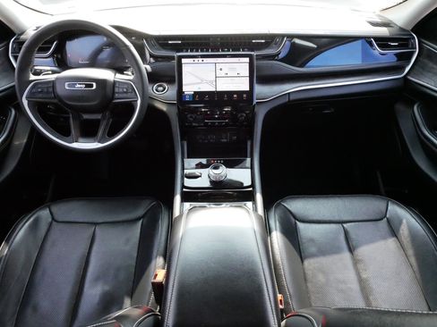 Used 2023 Jeep Grand Cherokee Limited w/ Luxury Tech Group II image 10