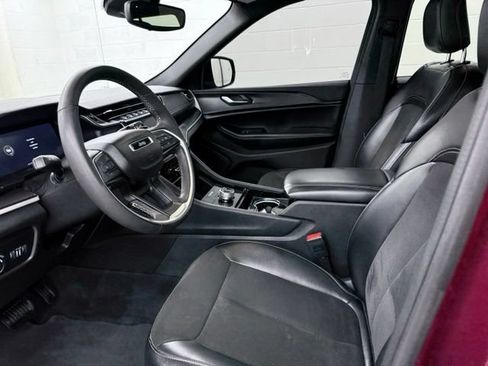Used 2023 Jeep Grand Cherokee Altitude AWD/4WD image 17