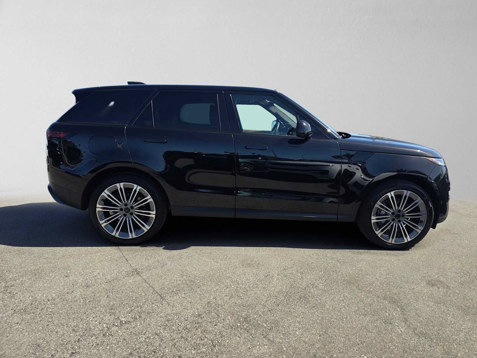 New 2027 Land Rover Range Rover Sport SE AWD/4WD image 6