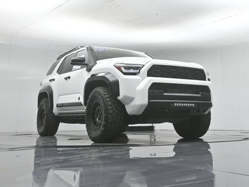 Used 2025 Toyota 4Runner Trailhunter AWD/4WD image 48