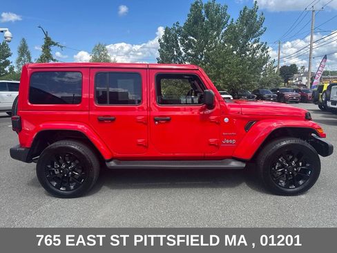 Used 2024 Jeep Wrangler Unlimited Sahara w/ Technology Group AWD/4WD image 9