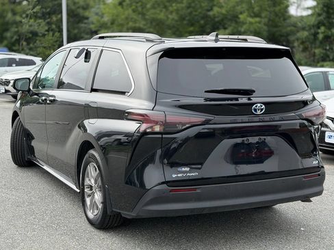 Certified 2025 Toyota Sienna XLE w/ XLE Plus Package AWD/4WD image 3