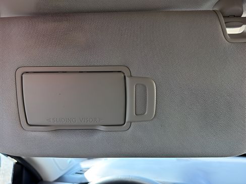 Used 2025 Nissan Pathfinder Platinum FWD image 89