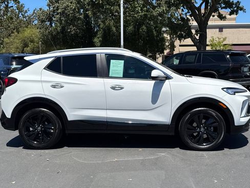 Used 2024 Buick Encore GX Sport Touring AWD/4WD image 2