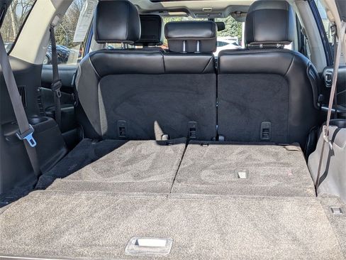 Used 2017 Nissan Pathfinder Platinum w/ Family Entertainment Package image 21