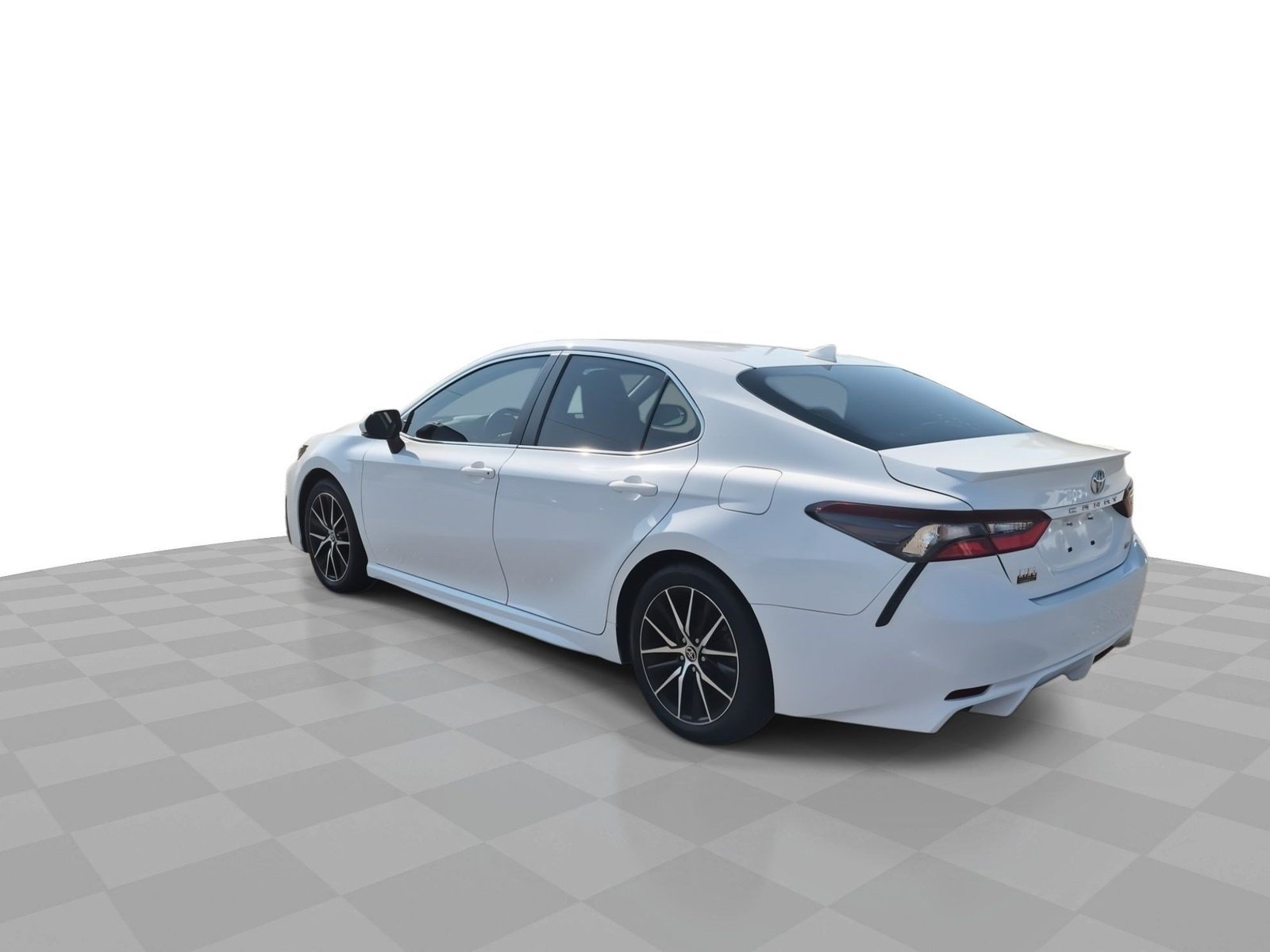 Used 2022 Toyota Camry SE FWD image 6