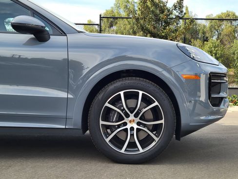 New 2025 Porsche Cayenne Coupe AWD/4WD image 11