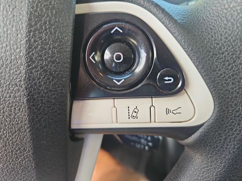 Used 2018 Toyota Prius Two w/ Prius Two Safety Plus Package FWD image 28