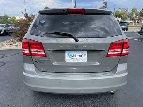 Used 2020 Dodge Journey SE w/ SE Popular Equipment Group image 5