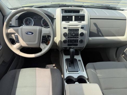 Used 2010 Ford Escape XLT AWD/4WD image 14