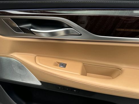 Used 2020 BMW 745e xDrive image 17