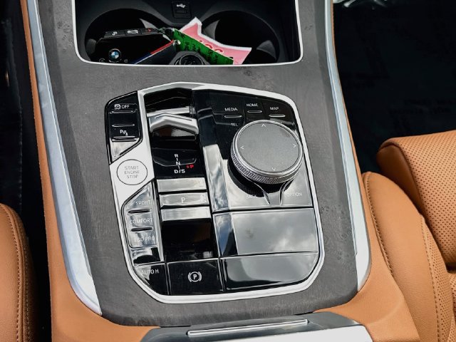 Used 2024 BMW X5 sDrive40i w/ M Sport Package RWD image 17