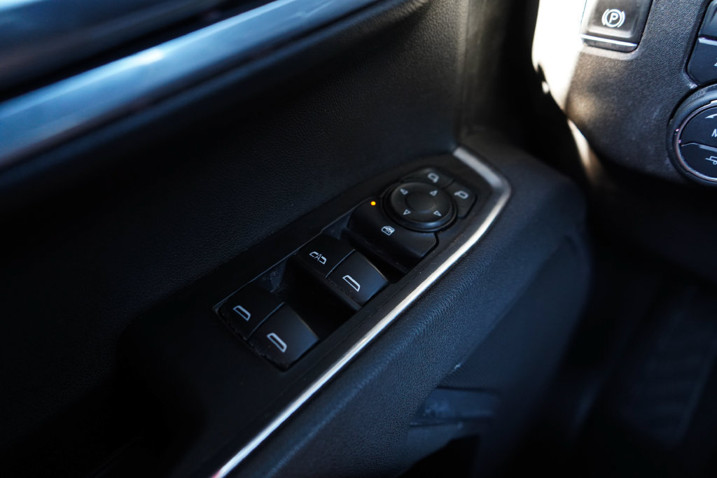 Used 2025 Chevrolet Silverado 1500 LT AWD/4WD image 31