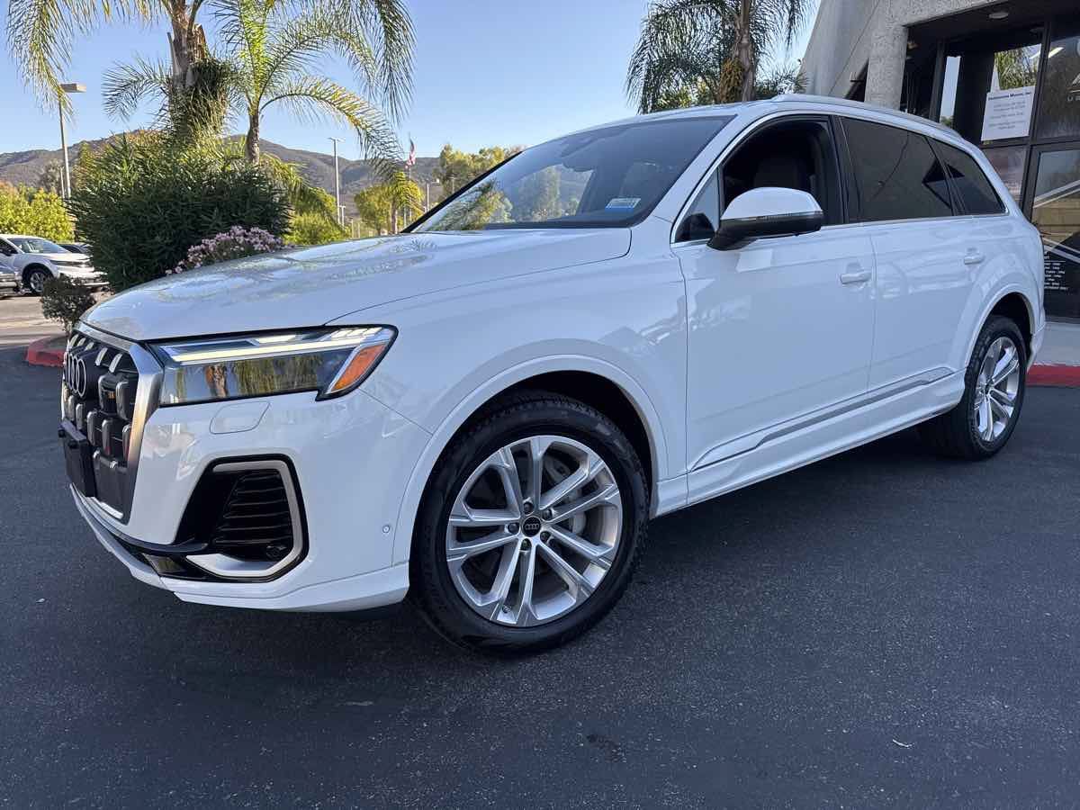 Used 2025 Audi Q7 3.0T Premium Plus AWD/4WD image 11