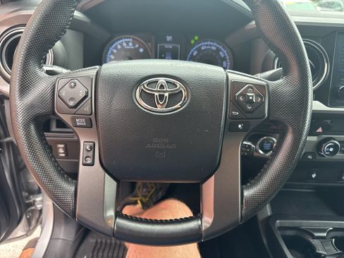 Used 2016 Toyota Tacoma TRD Sport w/ Towing Package AWD/4WD image 28