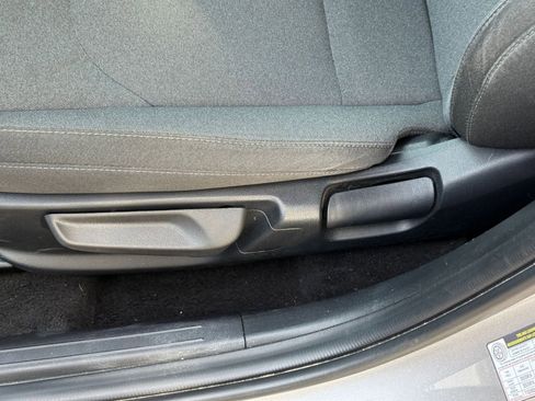 Used 2025 Kia K4 LXS image 23