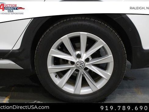 Used 2017 Volkswagen Golf Alltrack SE image 44