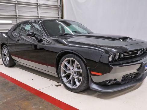 Used 2022 Dodge Challenger GT RWD image 5
