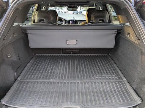 Used 2021 Volvo XC60 T8 R-Design w/ Advanced Package image 20