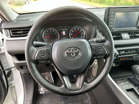Used 2021 Toyota RAV4 LE image 25