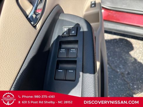 Used 2022 Honda Pilot Touring image 11