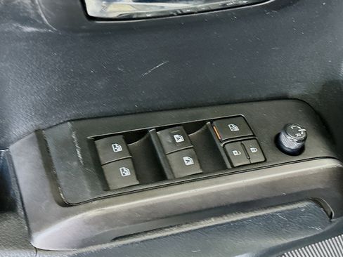 Used 2019 Toyota Tacoma TRD Sport AWD/4WD image 15