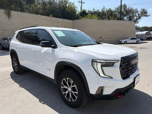 Used 2025 GMC Acadia AT4 w/ Luxury Package AWD/4WD image 5