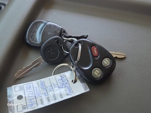 Used 2004 HUMMER H2 w/ Preferred Equipment Group AWD/4WD image 26