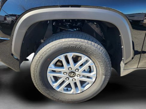 New 2025 Toyota Tundra SR image 31