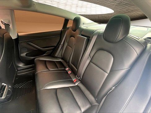 Used 2021 Tesla Model 3 Standard Range Plus image 25