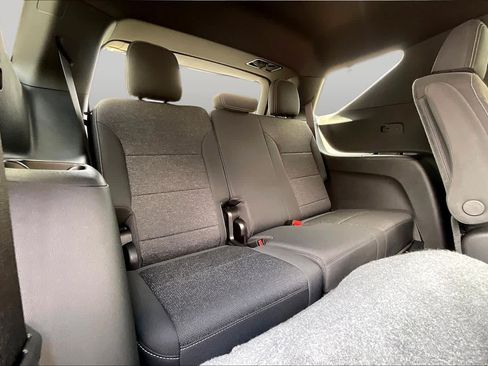 Used 2024 Chevrolet Traverse LT FWD image 27
