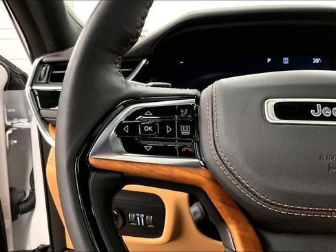 Used 2023 Jeep Grand Cherokee L Summit image 27