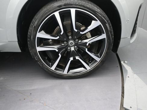 Used 2024 Volvo XC60 B5 Ultimate AWD/4WD image 16
