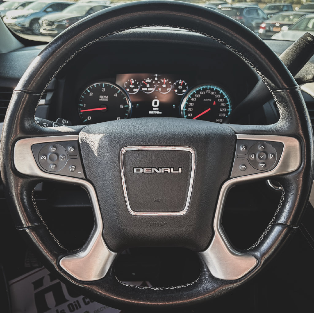 Used 2020 GMC Yukon XL Denali w/ Denali Ultimate Package AWD/4WD image 12