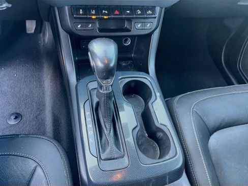Used 2022 Chevrolet Colorado Z71 w/ Safety Package RWD image 17