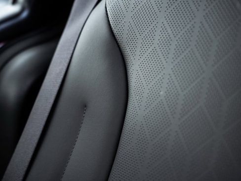 Used 2025 Kia Carnival image 22