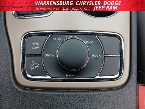 Used 2017 Jeep Grand Cherokee Limited w/ Luxury Group II AWD/4WD image 24