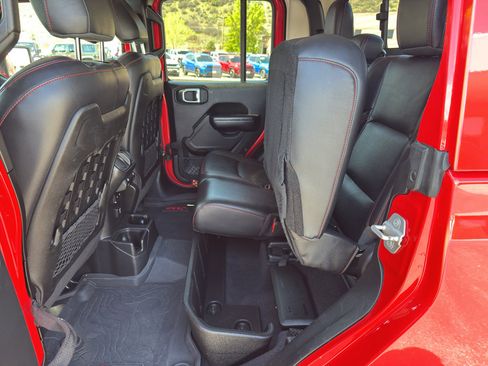 Certified 2020 Jeep Gladiator Rubicon AWD/4WD image 13