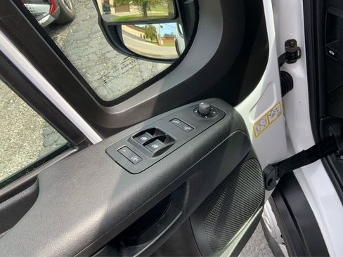 Used 2025 RAM ProMaster 3500 w/ Convenience Group FWD image 17