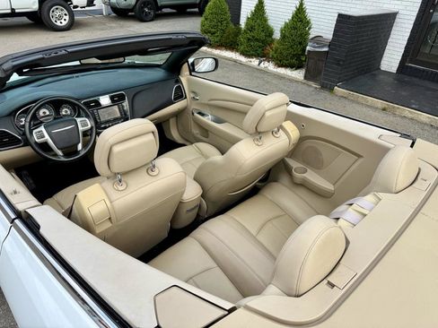 Used 2011 Chrysler 200 Limited FWD image 32