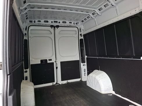 Used 2025 RAM ProMaster 2500 w/ Convenience Group FWD image 11