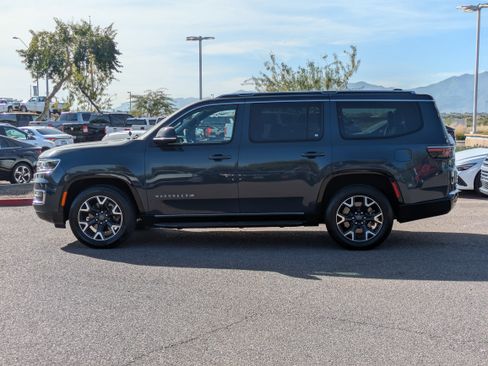 Used 2024 Jeep Wagoneer Series III image 6