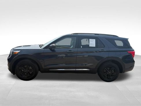 Used 2024 Ford Explorer XLT w/ Equipment Group 202A AWD/4WD image 2