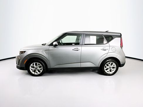 Used 2025 Kia Soul LX w/ LX Technology Package image 4