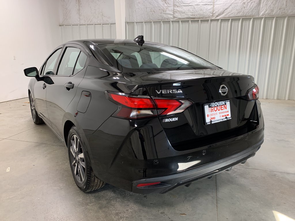 Used 2020 Nissan Versa SV FWD image 5