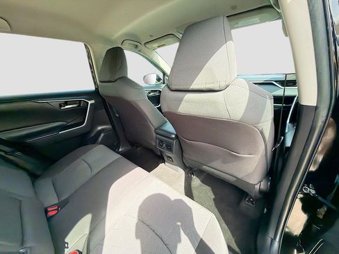 Used 2023 Toyota RAV4 Hybrid Woodland image 29